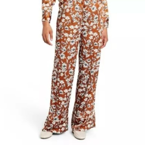 La Ligne x Target - Floral Wide Leg 2 piece Button Front Blouse & Trousers - Picture 4 of 12